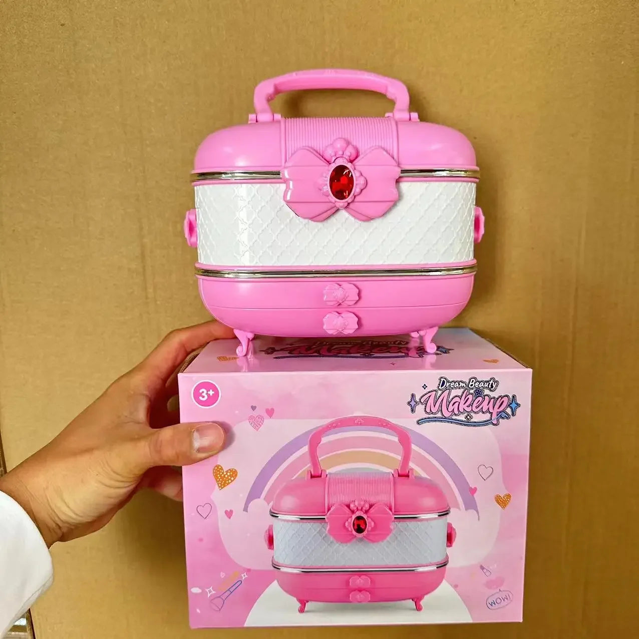 Girl's pretend play toy makeup suitcase